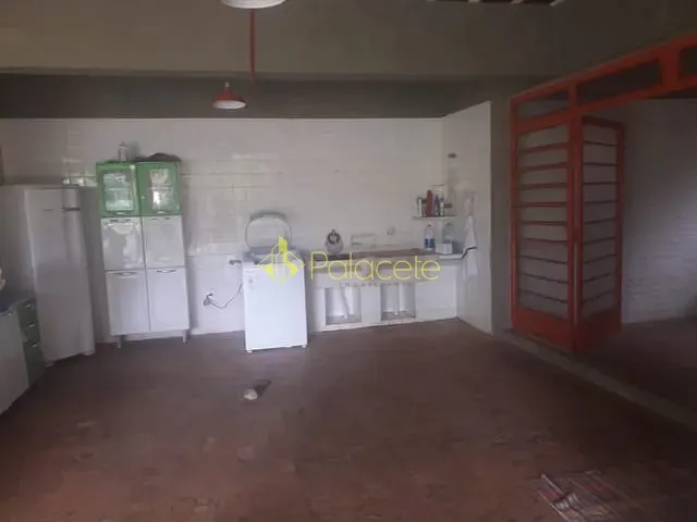Casa com 1300m² 3 quartos e 3 banheiros, à venda, no bairro Belvedere Club dos 500 em Guaratinguetá
