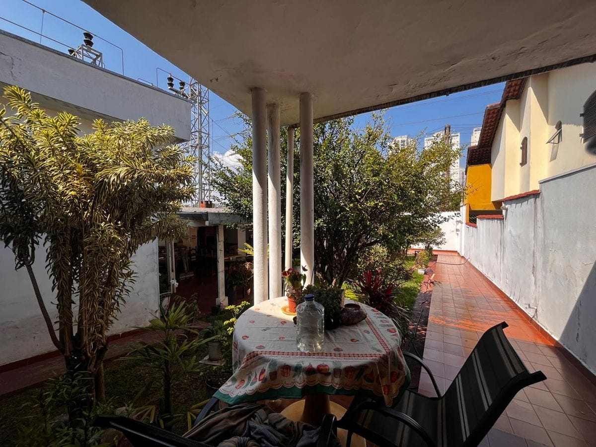 Casa térrea a venda com amplo quintal