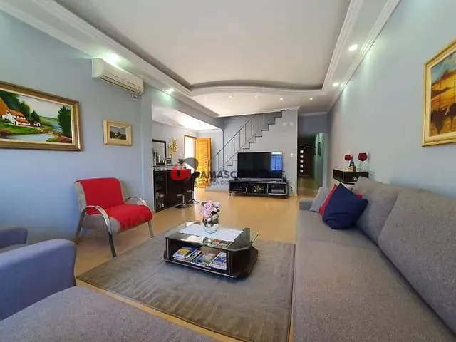 Casa 4 quartos e 7 banheiros, à venda, no bairro Cerâmica em São Caetano do Sul