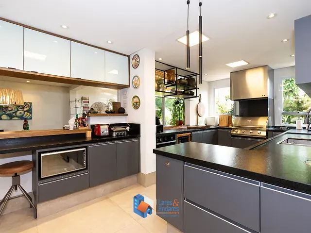 Casa com 232m² 4 quartos e 6 banheiros, à venda, no bairro Chácara Monte Alegre em São Paulo