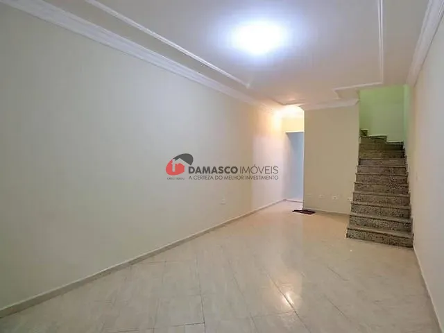 Casa 2 quartos e 3 banheiros, à venda, no bairro Jardim Utinga em Santo André