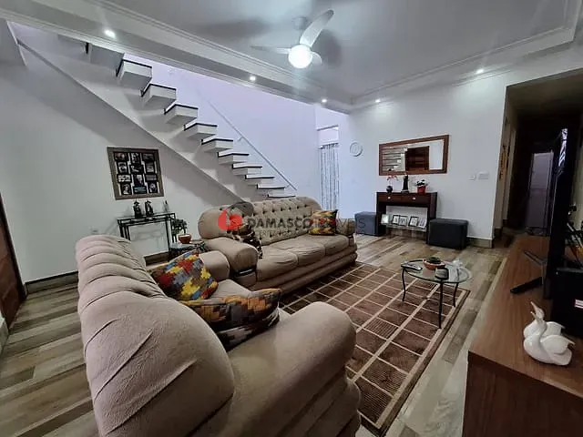 Casa com 1453m² 3 quartos e 4 banheiros, à venda, no bairro Olímpico em São Caetano do Sul