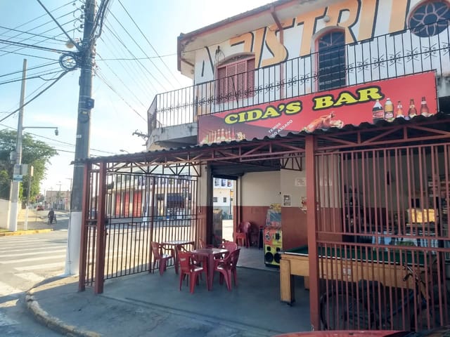 Casa com 114m², à venda, no bairro Centro em Moreira César