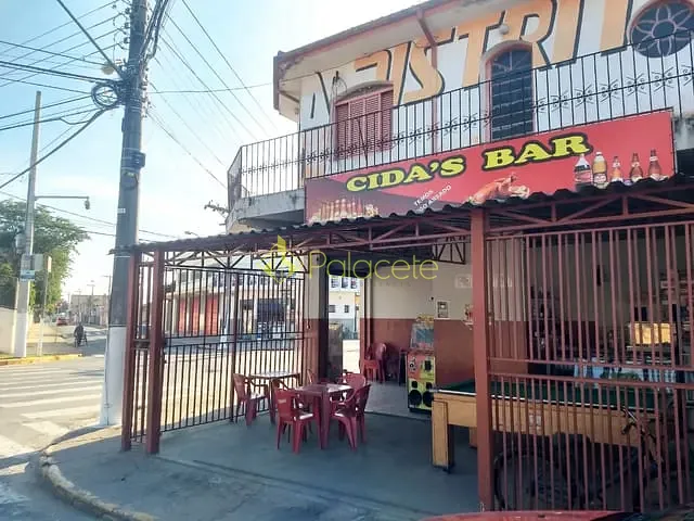 Casa com 114m², à venda, no bairro Centro em Moreira César
