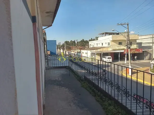 Casa com 114m², à venda, no bairro Centro em Moreira César