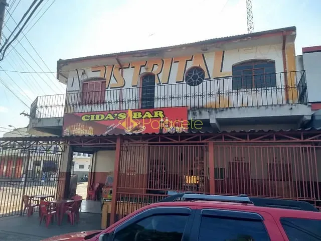 Casa com 114m², à venda, no bairro Centro em Moreira César