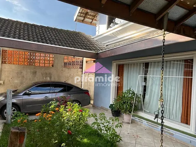 Casa com 300m² 3 quartos e 3 banheiros, à venda, no bairro Jardim do Céu em São José dos Campos
