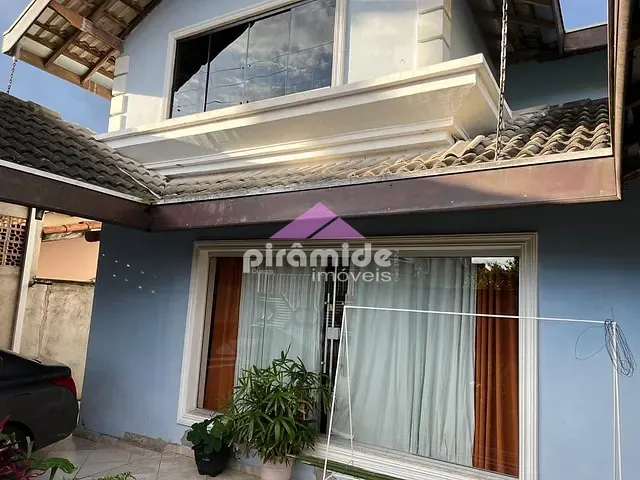 Casa com 300m² 3 quartos e 3 banheiros, à venda, no bairro Jardim do Céu em São José dos Campos