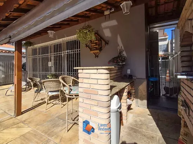 Casa com 300m² 4 quartos e 6 banheiros, à venda, no bairro Jardim Palmares (Zona Sul) em São Paulo
