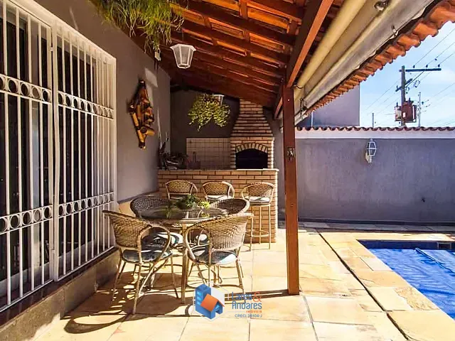 Casa com 300m² 4 quartos e 6 banheiros, à venda, no bairro Jardim Palmares (Zona Sul) em São Paulo