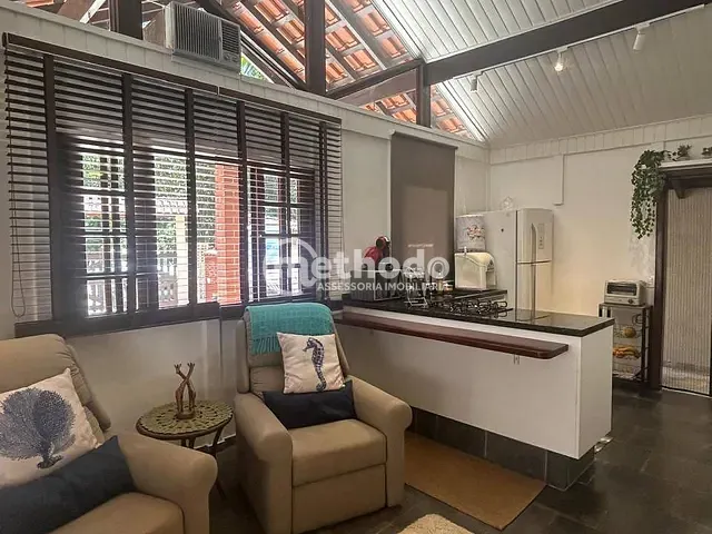 Casa com 373m² 5 quartos e 2 banheiros, à venda, no bairro Guaratuba em Bertioga