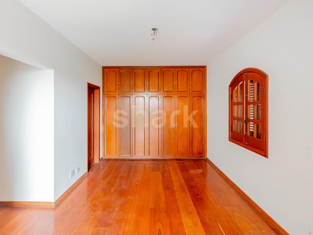 Casa com 700m² 4 quartos e 6 banheiros, à venda, no bairro Alphaville em Santana de Parnaíba