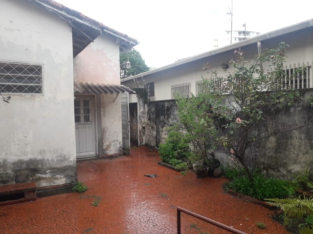 Casa com 1000m² 4 quartos e 2 banheiros, à venda, no bairro Centro em Taubaté