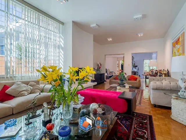 Casa com 550m² 5 quartos e 8 banheiros, à venda, no bairro Pacaembu em São Paulo