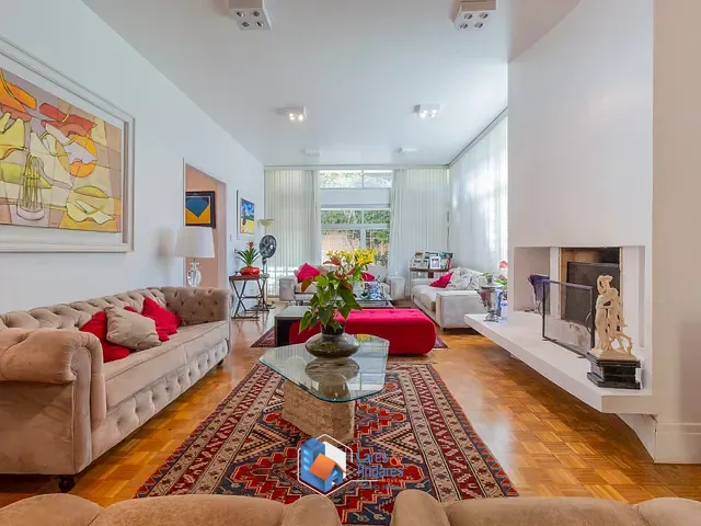 Casa com 550m² 5 quartos e 8 banheiros, à venda, no bairro Pacaembu em São Paulo