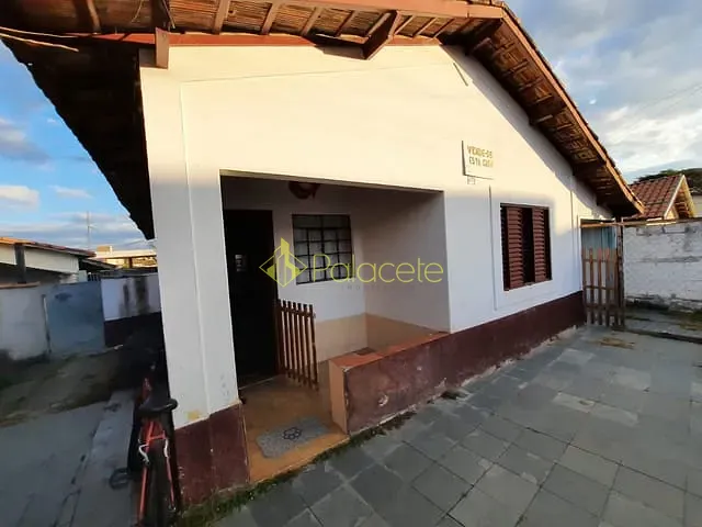 Casa com 370m² 4 quartos e 2 banheiros, à venda, no bairro Jardim Cristina em Pindamonhangaba
