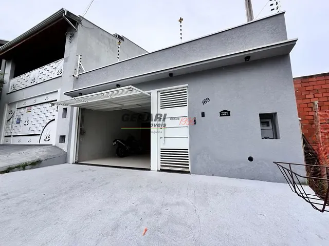Casa com 150m² 3 quartos e 2 banheiros, à venda, no bairro Parque Residencial Sabiás em Indaiatuba