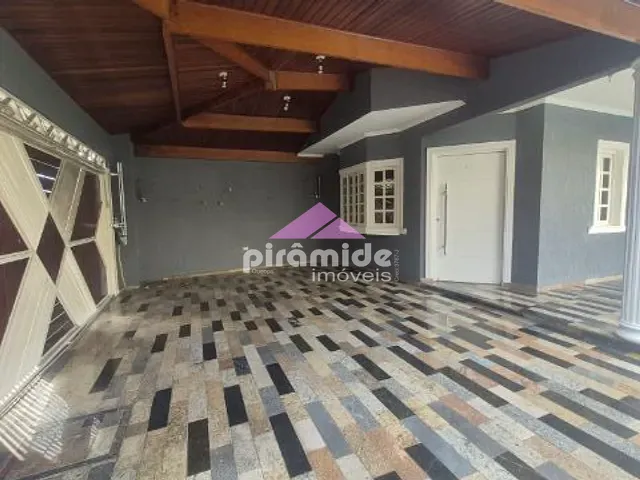 Casa com 350m² 4 quartos e 4 banheiros, para alugar, no bairro Loteamento Villa Branca em Jacareí