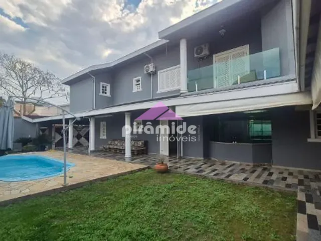 Casa com 350m² 4 quartos e 4 banheiros, para alugar, no bairro Loteamento Villa Branca em Jacareí
