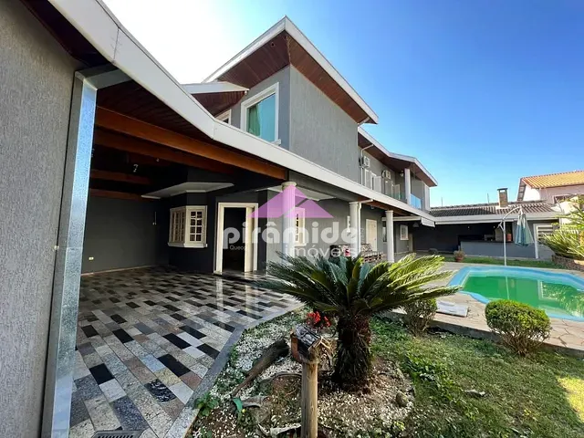 Casa com 350m² 4 quartos e 4 banheiros, para alugar, no bairro Loteamento Villa Branca em Jacareí