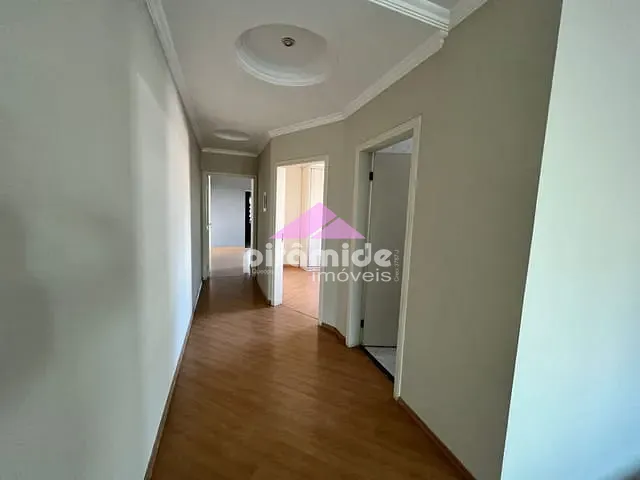 Casa com 350m² 4 quartos e 4 banheiros, para alugar, no bairro Loteamento Villa Branca em Jacareí