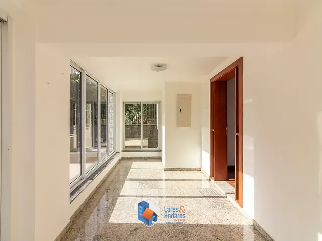 Casa com 500m² 4 quartos e 4 banheiros, à venda, no bairro Campo Belo em São Paulo