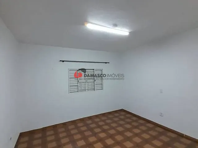 Casa 2 quartos e 2 banheiros, para alugar, no bairro Santa Paula em São Caetano do Sul