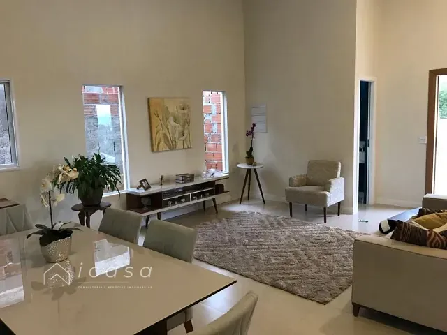 Casa com 300m² 2 quartos e 3 banheiros, à venda, no bairro Condomínio Terras do Vale em Caçapava