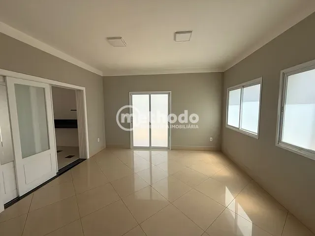 Casa com 435m² 3 quartos e 4 banheiros, à venda ou para alugar, no bairro Vila Marieta em Campinas