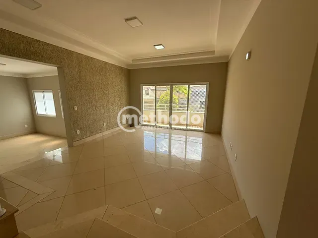 Casa com 435m² 3 quartos e 4 banheiros, à venda ou para alugar, no bairro Vila Marieta em Campinas