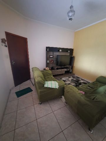 Casa com 125m² 2 quartos e 1 banheiro, à venda, no bairro Residencial Mombaça I em Pindamonhangaba