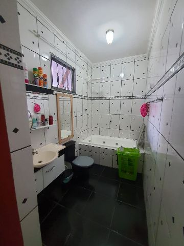 Casa com 125m² 2 quartos e 1 banheiro, à venda, no bairro Residencial Mombaça I em Pindamonhangaba