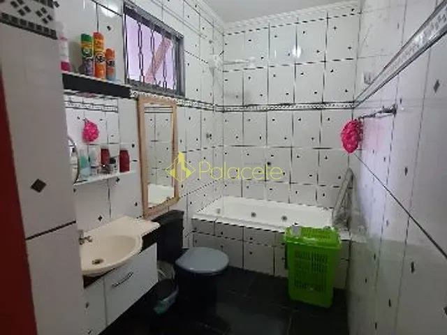 Casa com 125m² 2 quartos e 1 banheiro, à venda, no bairro Residencial Mombaça I em Pindamonhangaba