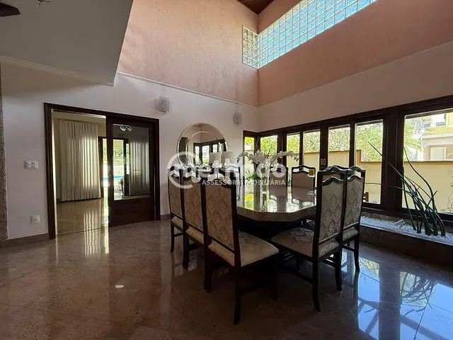 Casa com 359m² 3 quartos e 5 banheiros, à venda, no bairro Vila Marieta em Campinas