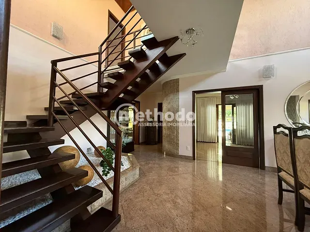 Casa com 359m² 3 quartos e 5 banheiros, à venda, no bairro Vila Marieta em Campinas