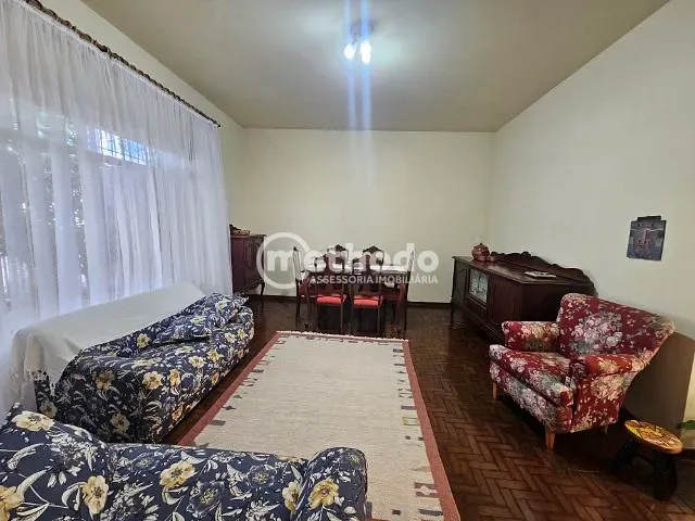 Casa com 367m² 2 quartos e 3 banheiros, à venda, no bairro Nova Campinas em Campinas