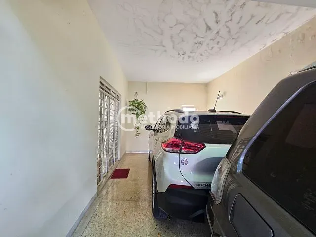 Casa com 367m² 2 quartos e 3 banheiros, à venda, no bairro Nova Campinas em Campinas