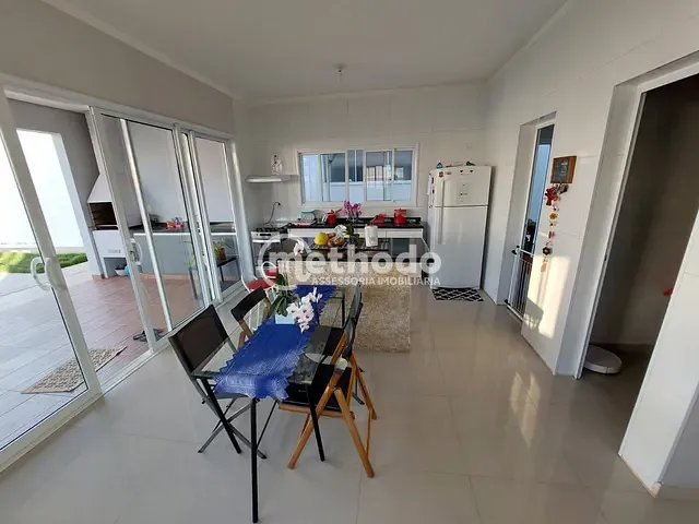 Casa com 300m² 3 quartos e 2 banheiros, à venda, no bairro Cascata em Paulínia
