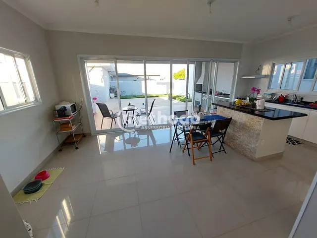 Casa com 300m² 3 quartos e 2 banheiros, à venda, no bairro Cascata em Paulínia