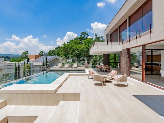 Casa com 835m² 4 quartos e 7 banheiros, à venda, no bairro Tamboré em Santana de Parnaíba