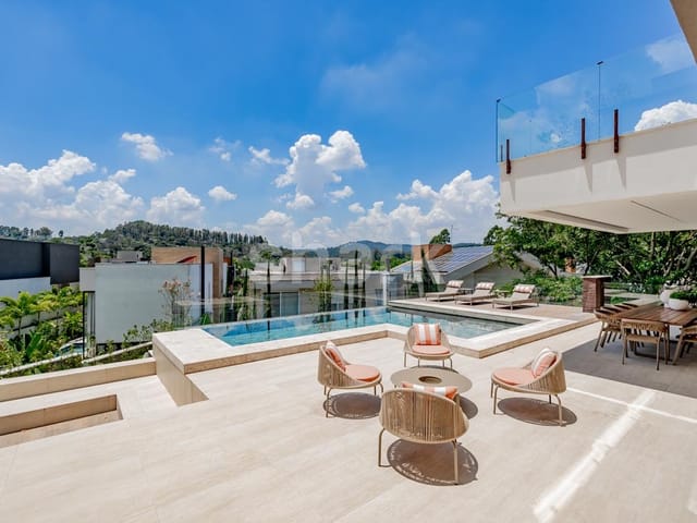 Casa com 835m² 4 quartos e 7 banheiros, à venda, no bairro Tamboré em Santana de Parnaíba