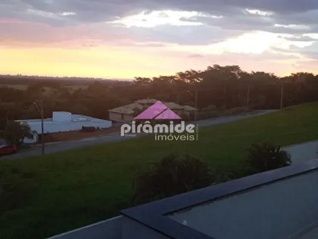 Casa com 1100m² 5 quartos e 4 banheiros, à venda ou para alugar, no bairro Condomínio Colinas do Parahyba em São José dos Campos
