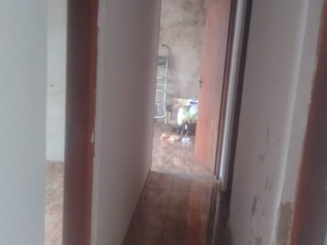 Casa com 270m² 2 quartos e 1 banheiro, à venda, no bairro Loteamento Residencial Andrade em Pindamonhangaba