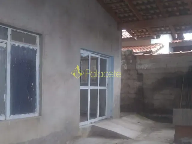Casa com 270m² 2 quartos e 1 banheiro, à venda, no bairro Loteamento Residencial Andrade em Pindamonhangaba
