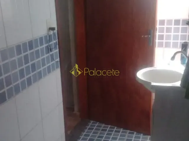 Casa com 270m² 2 quartos e 1 banheiro, à venda, no bairro Loteamento Residencial Andrade em Pindamonhangaba