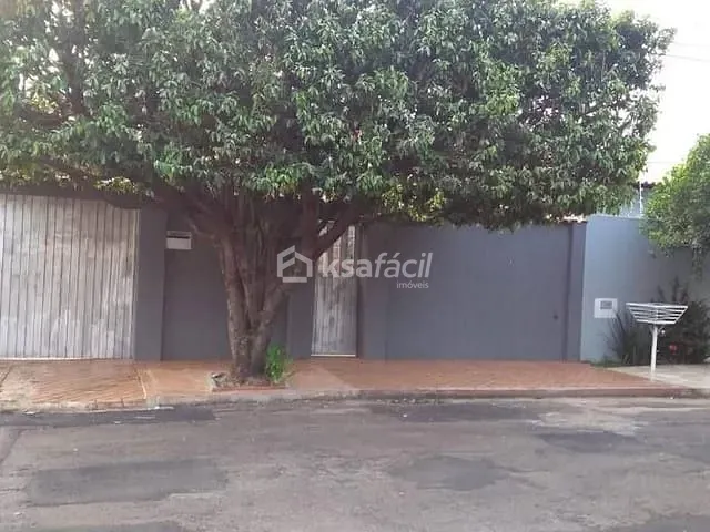 Casa com 200m² 4 quartos e 2 banheiros, à venda, no bairro Residencial Ana Maria do Couto em Campo Grande