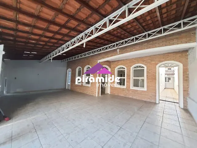 Casa com 250m² 4 quartos e 2 banheiros, à venda, no bairro Parque Interlagos em São José dos Campos