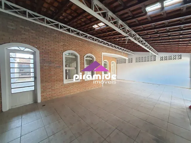 Casa com 250m² 4 quartos e 2 banheiros, à venda, no bairro Parque Interlagos em São José dos Campos