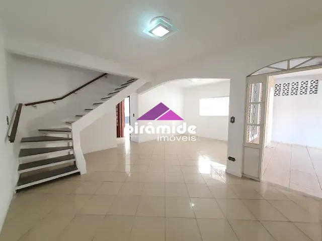 Casa com 250m² 4 quartos e 2 banheiros, à venda, no bairro Parque Interlagos em São José dos Campos