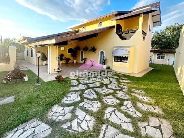 Casa com 520m² 4 quartos e 4 banheiros, à venda, no bairro Eugênio de Mello em São José dos Campos